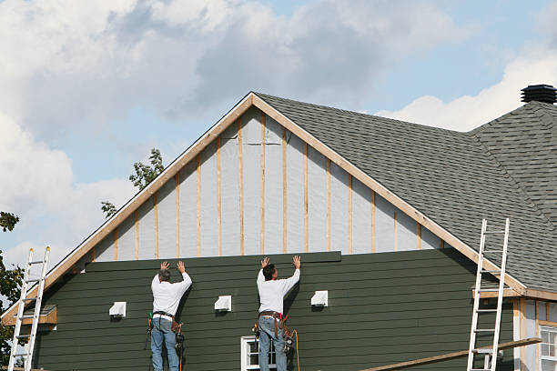 Professional Vinyl Siding technician working in Marietta, GA